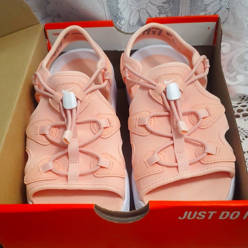 Nike Air Max Koko Sandals Peach size 7